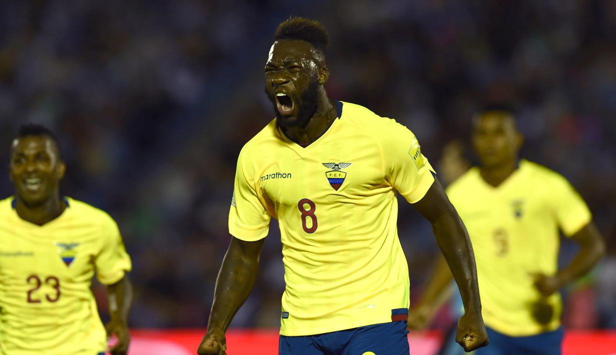 Penyerang Ekuador, Felipe Caicedo memiliki jumlah gol yang sama dengan Sanchez yakni tujuh gol selama kualifikasi Piala Dunia 2018 zona CONMEBOL. (AFP/Miguel Rojo)