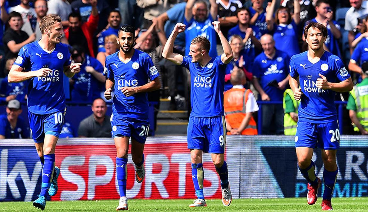 Striker Leicester, Jamie Vardy, merayakan gol yang dicetaknya ke gawang Sunderland pada laga Liga Premier Inggris di Stadion King Power, Inggris, Sabtu (8/8/2015). (AFP Photo/Ben Stansall)