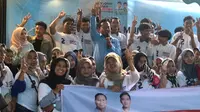 Relawan Prabowo-Gibran yang tergabung Peran 02 saat memberi edukasi bisnis Gen Z di Jepara, Jawa Tengah. Foto: Lioutan6.com/ Felek Wahyu