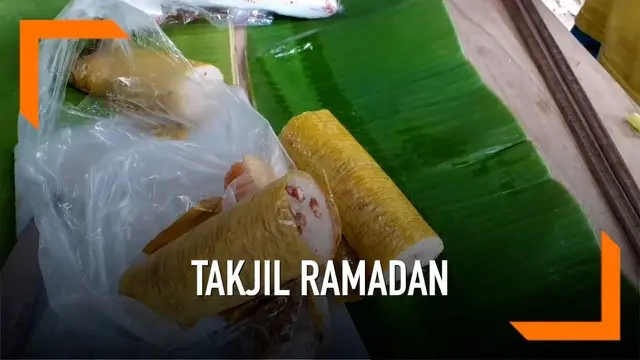 Lemang adalah makanan khas tradisional di Kota Pontianak yang biasanya muncul di bulan Ramadan. Lemang sendiri merupakan kombinasi ketan putih yang siram dengan santan kelapa, dan dicampur dengan kacang merah.