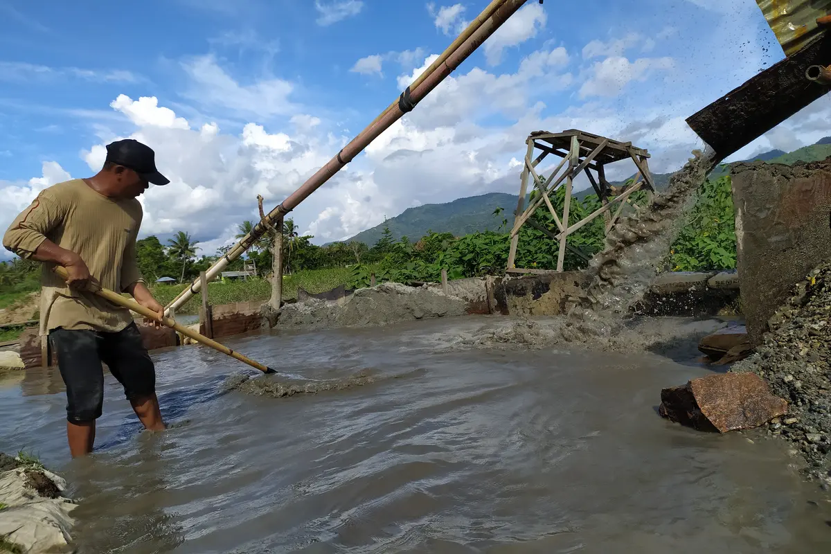 Pendulang Pasir Bone Bolango