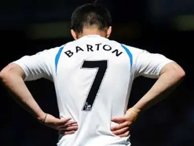 Kekecewaan gelandang Newcastle United Joey Barton setelah timnya kalah 0-3 dari Liverpool dalam lanjutan EPL di Anfield Stadium, 1 Mei 2011. AFP PHOTO / PAUL ELLIS