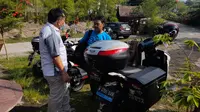 Rayakan HUT ke-76 RI, Pria Asal Jakarta 'Solo Touring' ke Lombok dengan Motor Listrik