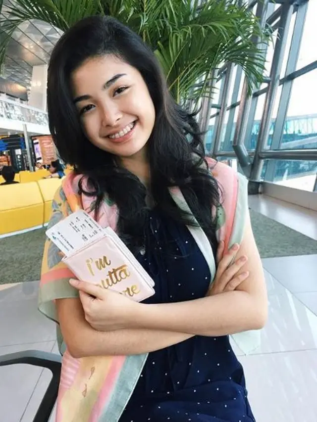 [Bintang] Kenalin, Elisa Jonathan, Calon Mantu Ahok yang Cantiknya Natural