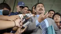 Bonaran Situmeang usai diperiksa KPK sebagai pengacara Anggodo Widjojo. Pemeriksaan ini terkait kasus percobaan penyuapan pimpinan KPK yang melibatkan kliennya.(Antara)