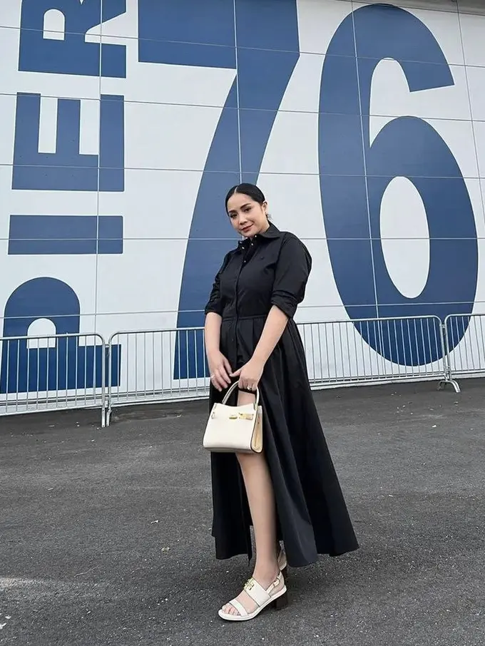 Nagita Slavina Hadir di New York Fashion Week Tory Burch, credit: @raffinagita1717