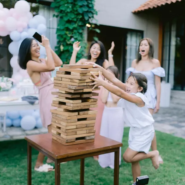 7 Momen Jennifer dan Irfan Bachdim Umumkan Jenis Kelamin Anak Ketiga