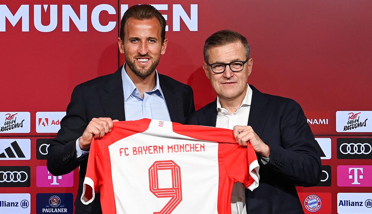 Liga Jerman yang dihuni banyak pemain asing dari berbagai negara selalu menghasilkan persaingan sengit tiap musimnya tak terkecuali dalam perebutan gelar top skor. Dalam rentang hampir 25 musim terakhir, tercatat ada 5 pemain asing yang mampu meraih gelar top skor Liga Jerman. Striker asal Inggris, Harry Kane yang baru saja didatangkan Bayern Munchen pada awal musim 2023/2024 berpeluang memperpanjang daftar pemain asing yang mampu meraih gelar top skor Liga Jerman. (AFP/Christof Stache)