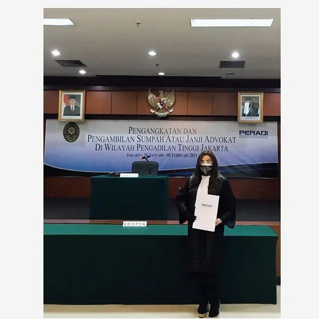 6 Momen Cornelia Agatha Jalani Sumpah Profesi Advokat Jelang Usia 50 Tahun