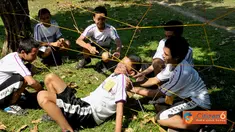 Citizen6, Solo: Kegiatan outbound yang di selenggarakan di lapangan Bumi Perkemahan Rama Shinta Taman Wisata Candi Prambanan ini antara llain Spider Web, rappling dan sebagainya. (Pengirim: Muhammad Aslam)
