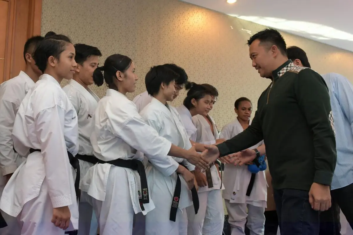 Menpora Imam Nahrawi saat meninjau Pemusatan Latihan Nasional (Pelatnas) Karate