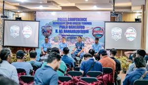 Acara konferensi pers perhelatan Kejuaraan Tinju Amatir Terbuka Piala Danlanud H. AS Hanandjoeddin. (TNI AU)