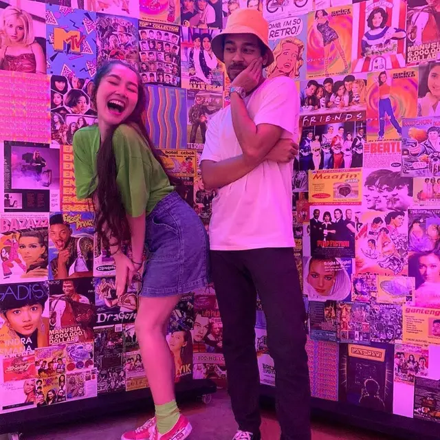 Sama-sama Sudah Gandeng Pacar Baru, Ini 6 Potret Manis Wafda dan Devina Aureel