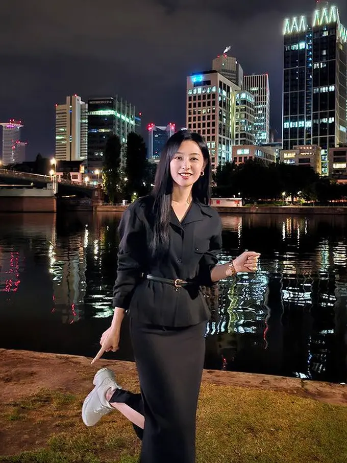 Inspirasi Outfit Ngantor ala Hong Hae in dari Drama Queen of Tears. [TVN]