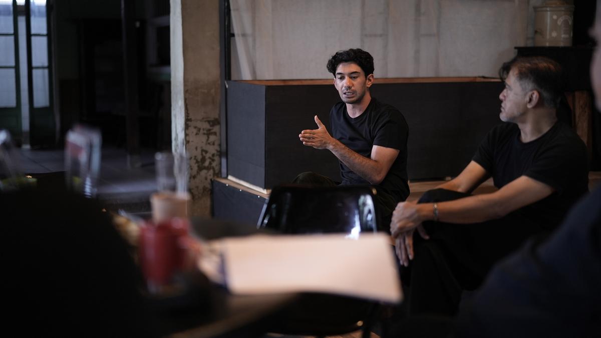 Lakon Dag Dig Dug oleh Teater Populer Akan Hibur Penikmat Seni di Awal Tahun 2025, Dibintangi Reza Rahadian