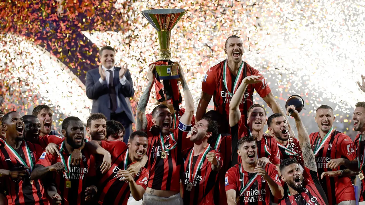 Foto: Kemeriahan Pesta Scudetto AC Milan, 11 Tahun Penantian Tuntas Tadi Malam