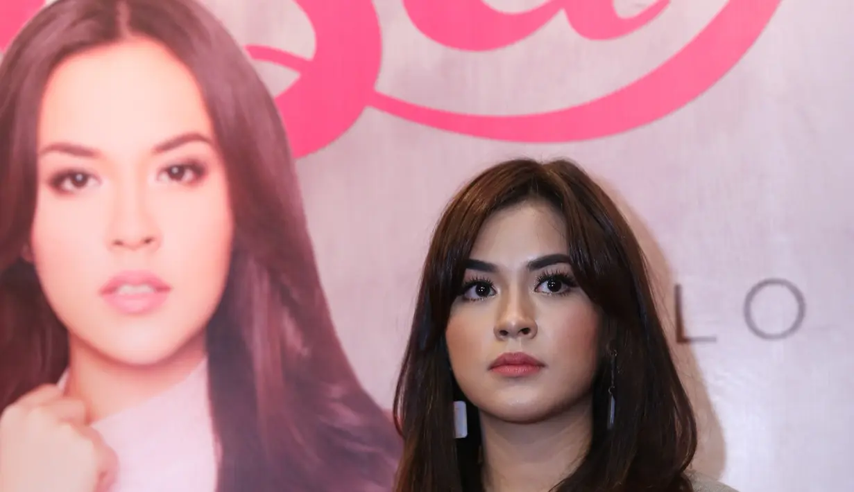 Raisa yang mulai dikenal publik sejak membawakan lagu berjudul Serba Salah itu mengaku sangat bersyukur bisa masuk sebagai nominator bagi insan musik Tanah Air tersebut. (Nurwahyunan/Bintang.com)