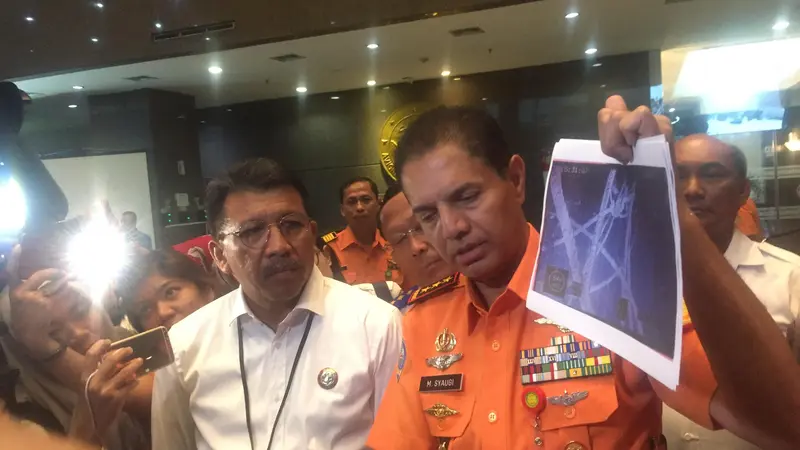 Kepala Basarnas Marsekal Madya TNI M Syaugi saat jumpa pers mengenai KM Sinar Bangun yang tenggelam di Danau Toba
