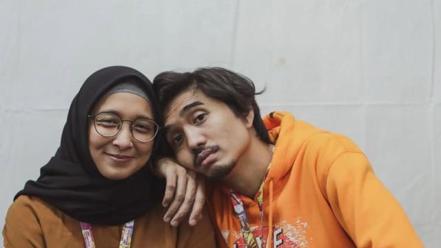 Potret harmonis Duta Sheila on 7 dan sang istri. (credit:instagram.com/pakduta)