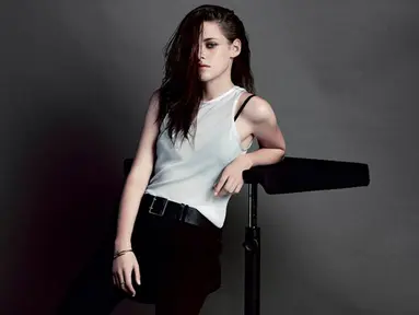 Kristen Stewart dikenal karena gaya fashionnya yang tomboy namun tetap chic, cantik, dan fashionable. Terinspirasi bergaya ala Kristen Stewart? Simak contekan mudahnya. (stylefrizz.com)