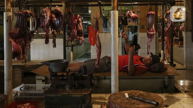 FOTO: Mendekati Lebaran, Harga Daging Mulai Merangkak Naik
