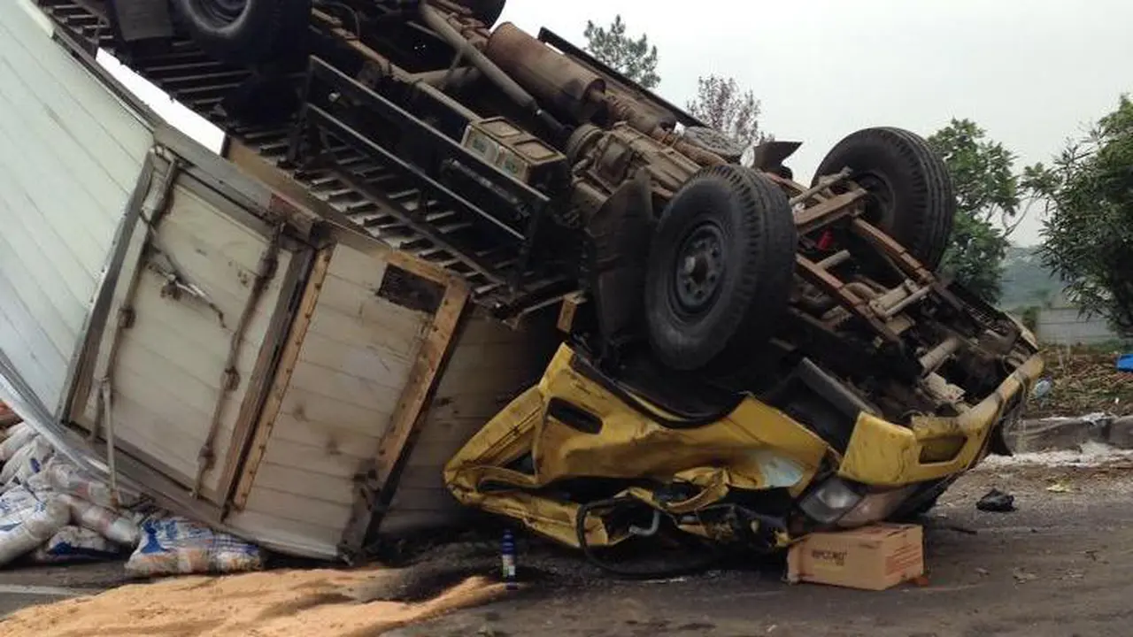 Truk Mogok dan Terbalik Sumbang Kemacetan Ibukota Rabu Pagi