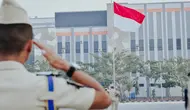 Ilustrasi bela negara, bendera Merah Putih, Indonesia. (Foto oleh just baf: https://www.pexels.com/id-id/foto/patriotisme-pedesaan-simbol-administrasi-9460618/)