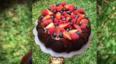 Resep Cake Siram Cokelat Dan Buah Tanpa Telur Ala Farah Quinn Lifestyle Fimela Com