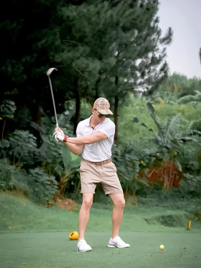 Verrell Bramasta dan Atta Halilintar Main Golf