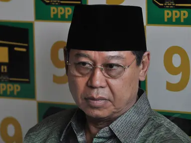 Ketum PPP versi Muktamar Jakarta, Djan Faridz ketika konferensi pers terkait keputusan PTUN di DPP PPP, Minggu (9/11/2014). (Liputan6.com/Miftahul Hayat)