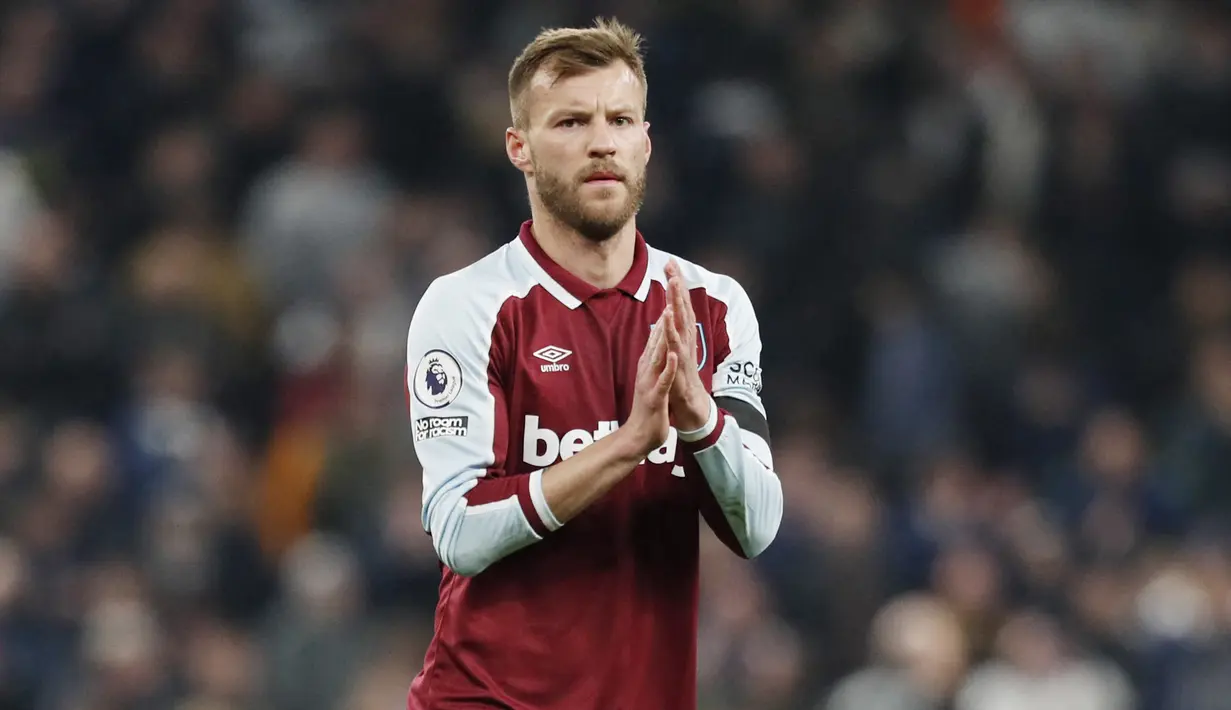 Andriy Yarmolenko pindah ke Liga Inggris setelah diboyong West Ham dari Borussia Dortmund pada 2018 dengan biaya seharga 20 juta euro. Pemain timnas Ukraina itu meninggalkan West Ham pada 2022 dan kemudian melanjutkan kariernya bersama Al-Ain. (AFP/Ian Kingto)