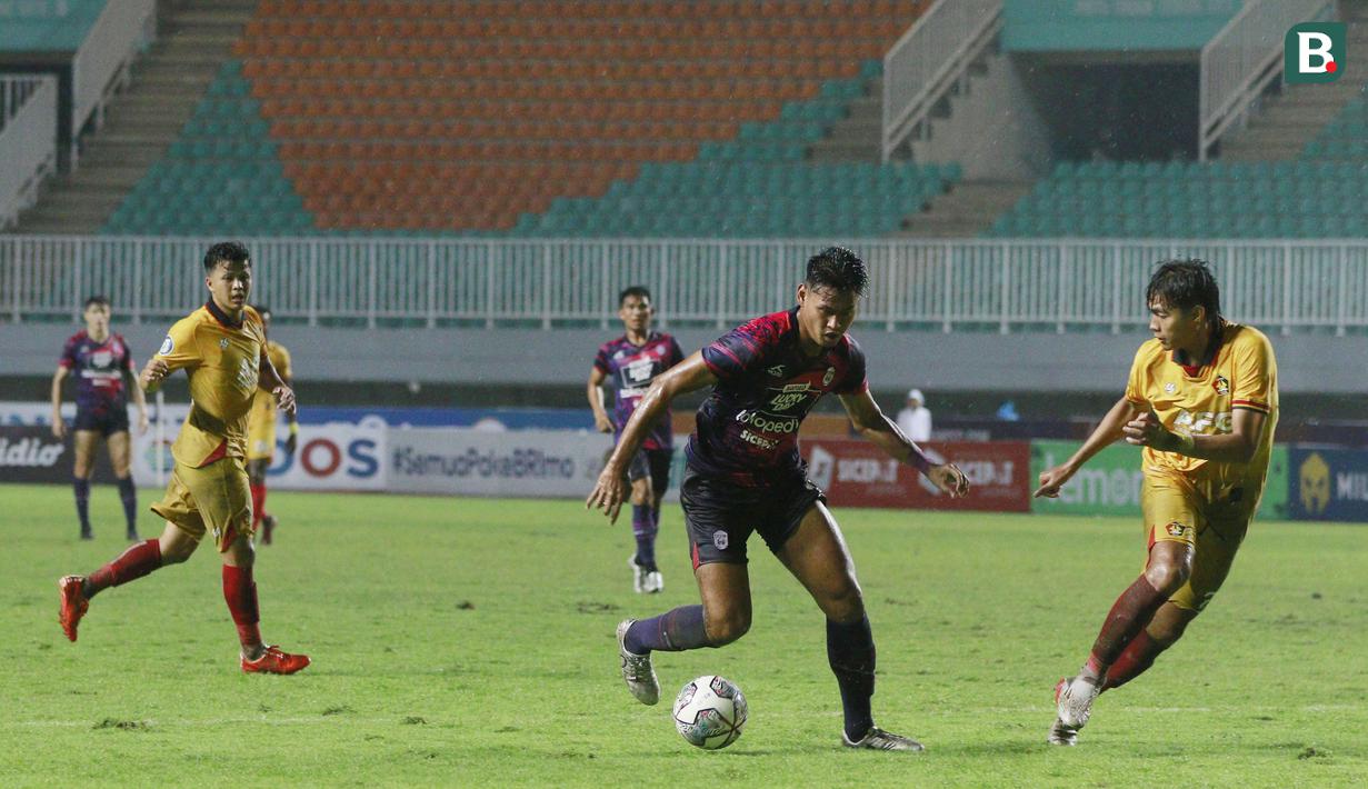 Dengan hasil imbang ini, RANS Nusantara FC menjadi tim yang banyak kebobolan, yaitu kemasukan 20 gol dan hanya memasukkan 13 gol. (Bola.com/M Iqbal Ichsan)