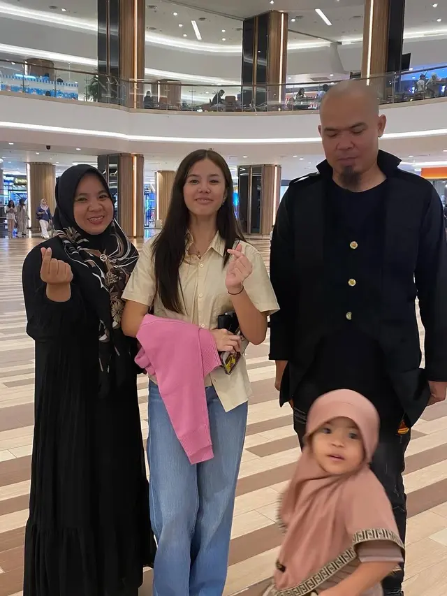 Potret Safeea dengan kembaran Ahmad Dhani (Sumber: Tiktok/suky_dani)