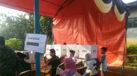 Satu Tempat Pemungutan Suara (TPS) di Desa Bunar, Sukamulya, Kabupaten Tangerang, hari ini melaksanakan pemungutan suara ulang (PSU).