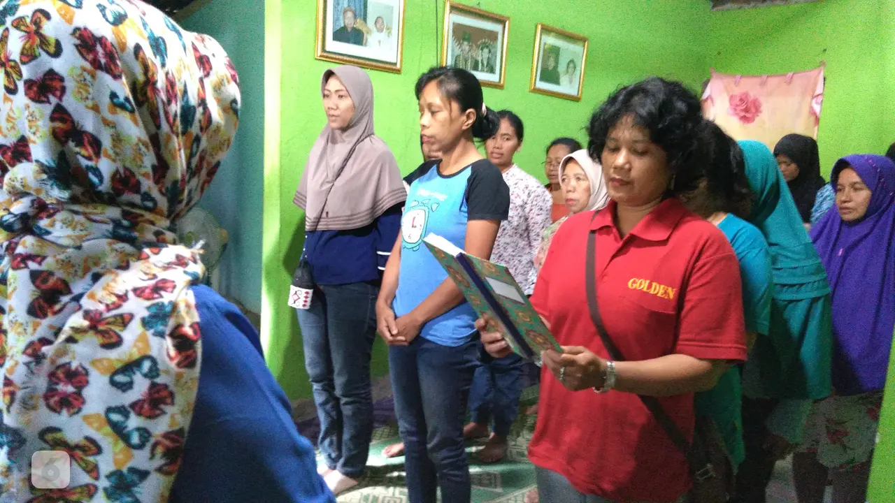 Penutupan pertemuan mingguan Mekaar.