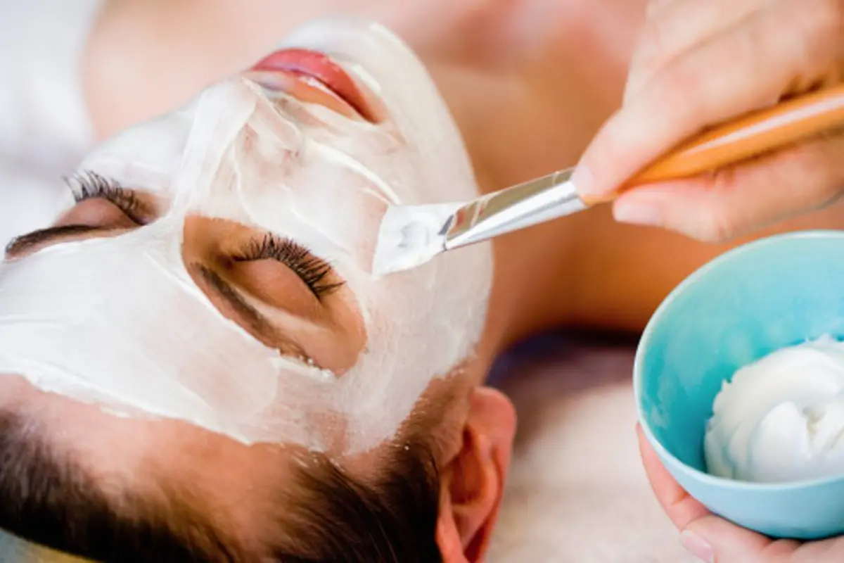 Masker almond