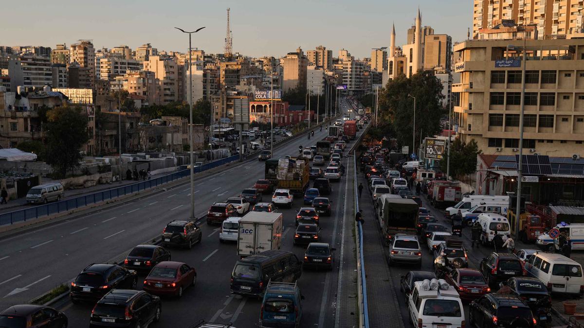 Diancam Israel, Puluhan Ribu Warga Lebanon Berbondong-bondong Tinggalkan Kota