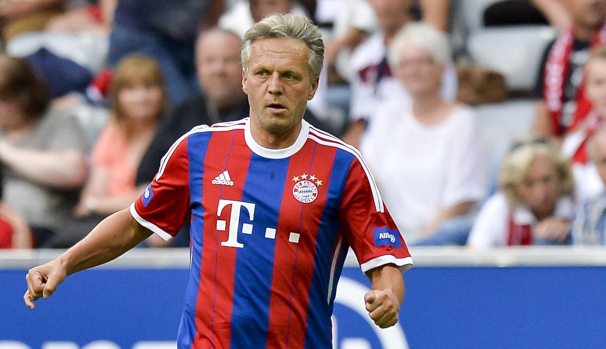 Marcel Witeczek yang telah pensiun pada Januari 2007 bersama FC Albstadt 07, klub yang berkompetisi di kasta kelima Liga Jerman, menempati posisi ketiga sebagai top skor Piala Dunia U-17 sepanjang masa dengan torehan 8 gol. Bersama Timnas Jerman U-16, catatan gol tersebut ia bukukan saat ajang Piala Dunia U-17 pertama pada 1985 di China, saat masih berlabel Piala Dunia U-16 sebagai cikal bakal Piala Dunia U-17. Jerman sendiri harus puas menempati posisi runner-up pada ajang Piala Dunia U-16 1985 setelah kalah 0-2 dari Nigeria di laga final. (AFP/Guenter Schiffmann)