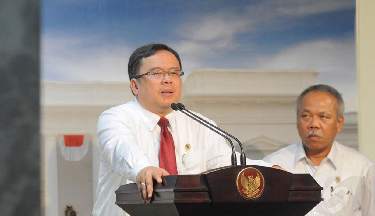 Menteri Keuangan Bambang Brodjonegoro (kiri) saat konferensi pers usai mengikuti rapat kabinet terbatas di Kantor Presiden, Jakarta, Kamis (30/10/2014). (Liputan6.com/Herman Zakharia)