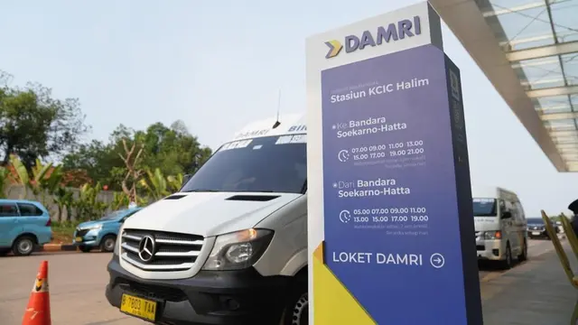 Sejumlah moda transportasi menuju Stasiun Kereta Cepat Halim sudah semakin banyak tersedia. Tercatat, sudah ada 4 intermoda yang bisa diakses calon penumpang Kereta Cepat Whoosh. Dok KCIC
