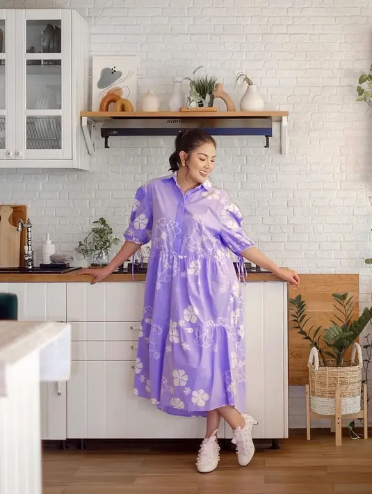 Tetap bersemangat setelah bercerai yang memotivasi Nindy selama ini adalah kedua buah hatinya. Ia terus berusaha agar kehidupannya kembali menjadi baik ke depannya.(Instagram/nindyparasadyharsono)