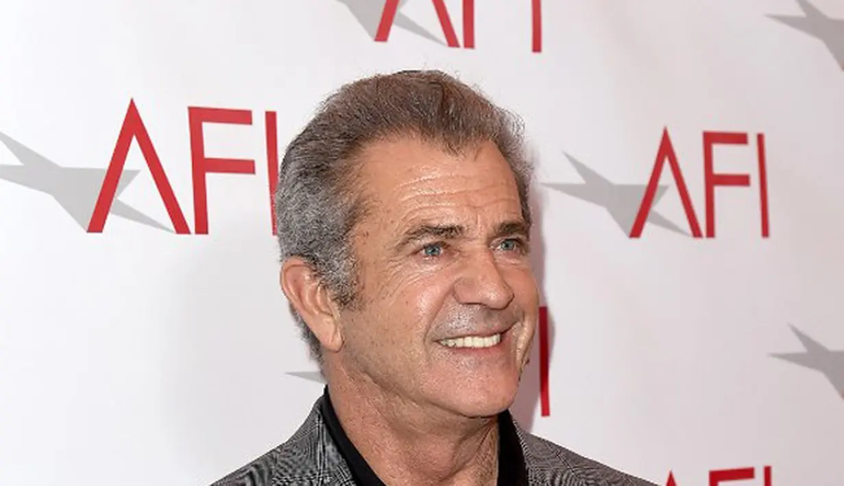 “Mereka sangat senang dan Lars sungguh menggemaskan. Keluarga yang ada di sekitar dan Mel sangat merasakan kesenangan yang luar biasa. Mereka sudah kembali ke rumah dengan keadaan sehat dan bahagia,” ucap sumber. (AFP/Bintang.com)