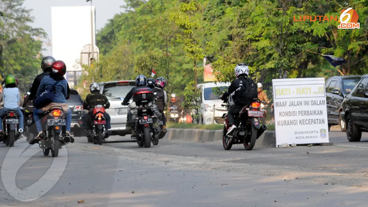 4-pemudik-motor130803c.jpg