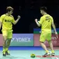 Kevin Sanjaya Sukamuljo/Marcus Fernaldi Gideon mengalahkan ganda kuat China, Liu Cheng/Zhang Nan, dalam dua gim langsung, 21-16, 21-15, pada final BWF Super Series Finals 2017, Minggu (17/12/2017). (PBSI)