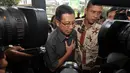 Kedatangan Menag Lukman Hakim  untuk melakukan  penandatanganan nota kerjasama penanganan korupsi dana pendidikan dengan KPK dan Mendikbud Anies Baswedan, Jakarta, Senin (15/12/2014). (Liputan6.com/Miftahul Hayat)