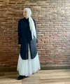 Model turban panjang jadi salah satu gaya hijab andalan Putri Anne. [Foto: @anneofficial1990]