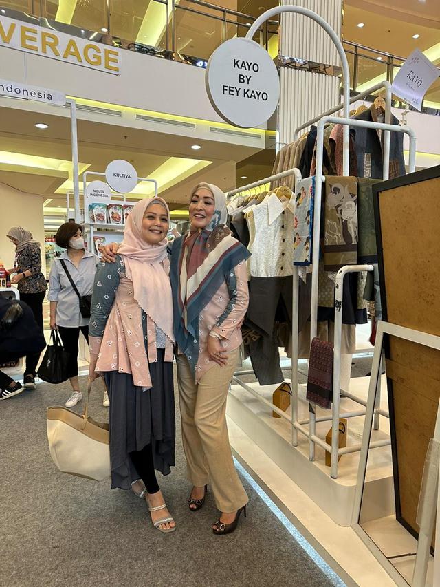 Angelina Sondakh dan Fey