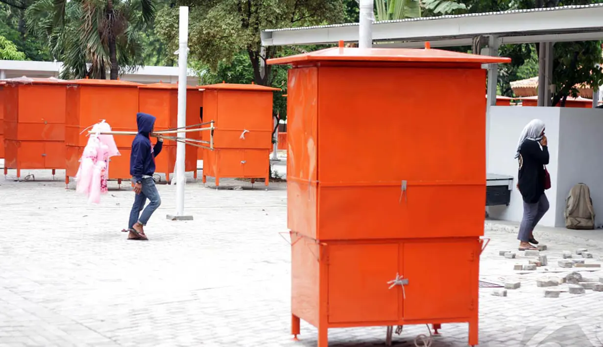 Ditargetkan, kios-kios tersebut dapat ditempati PKL pada akhir Desember 2014, Jakarta. Foto diambil pada Selasa (23/12/2014). (Liputan6.com/Faizal Fanani)