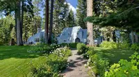 Rumah Mark Zuckerberg di tepi Danau Tahoe. Dok: Oliver Luxury Real Estate via Variety