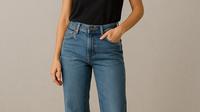 Celana Jeans Wanita Hits 2025 yang Bikin Look Makin On Point/AI